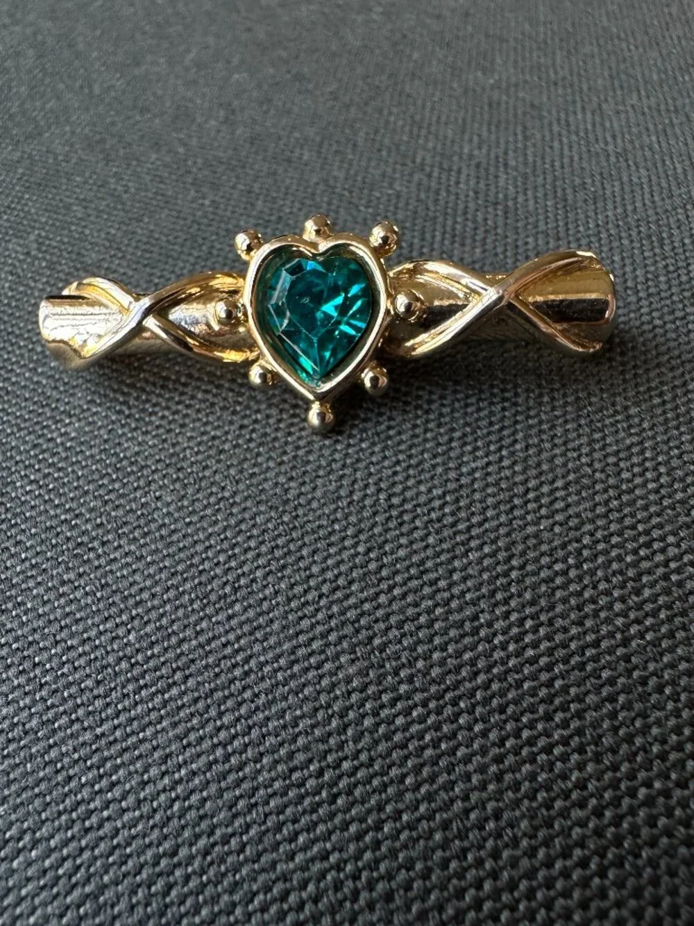 Vintage Style Gold Tone Heart Brooch Teal Glass Crystal Bar Pin 1.5”